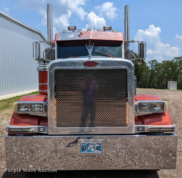 image for item LM9792 1991 Peterbilt 379  semi truck