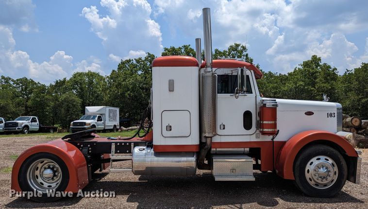 image for item LM9792 1991 Peterbilt 379  semi truck
