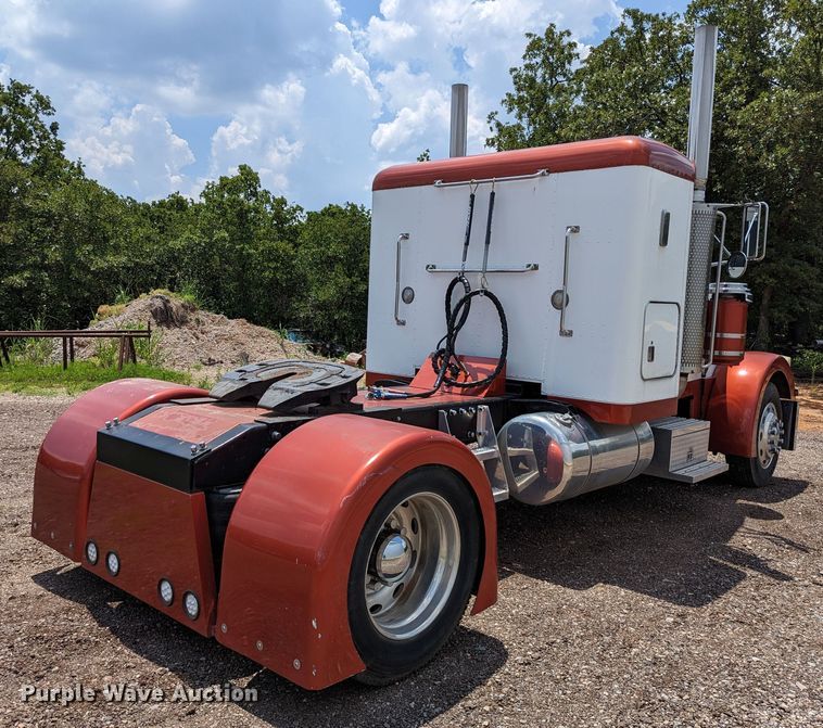 image for item LM9792 1991 Peterbilt 379  semi truck