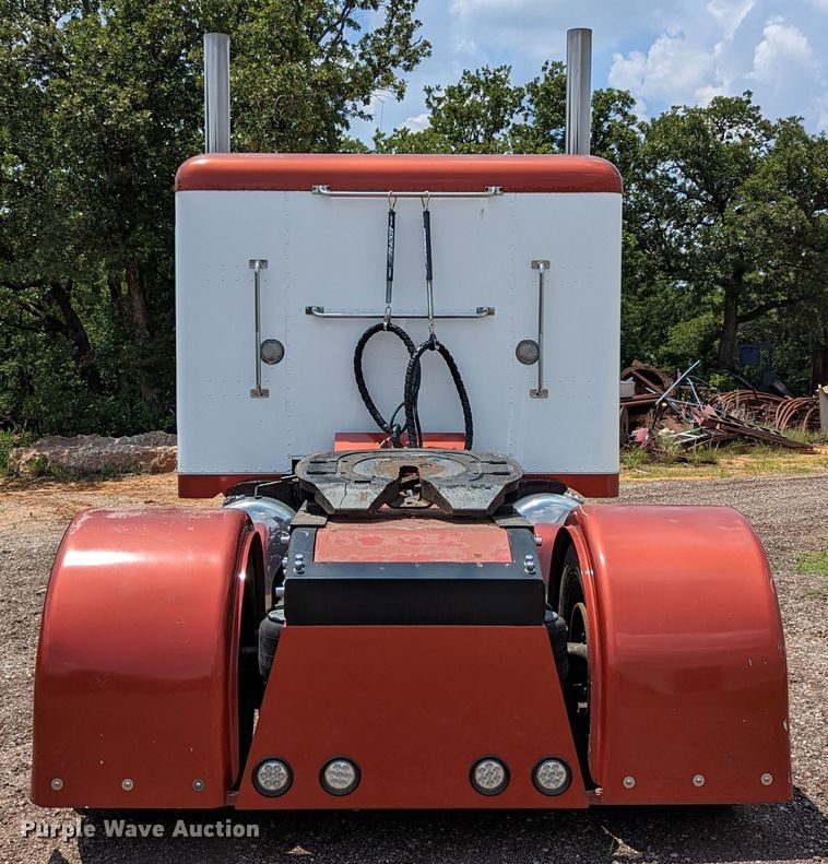 image for item LM9792 1991 Peterbilt 379  semi truck