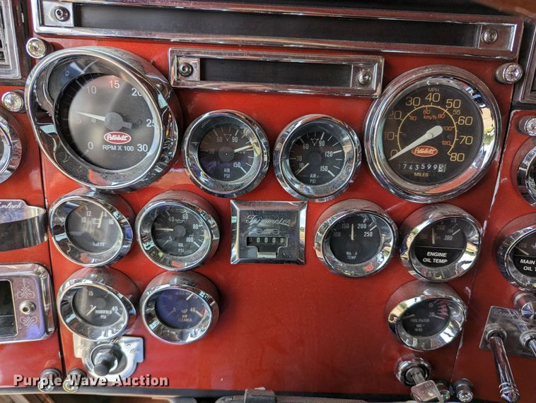 image for item LM9792 1991 Peterbilt 379  semi truck