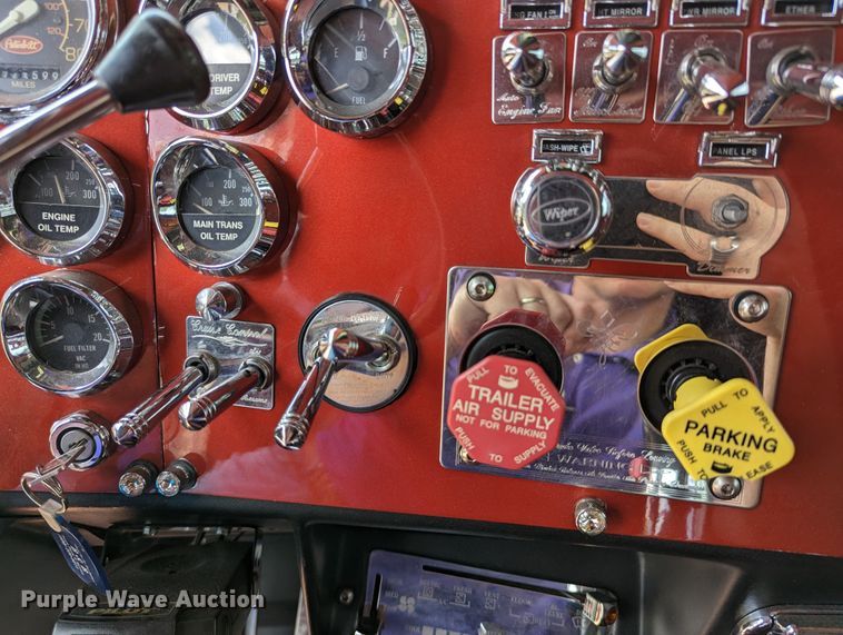 image for item LM9792 1991 Peterbilt 379  semi truck