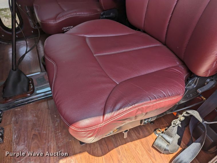 image for item LM9792 1991 Peterbilt 379  semi truck