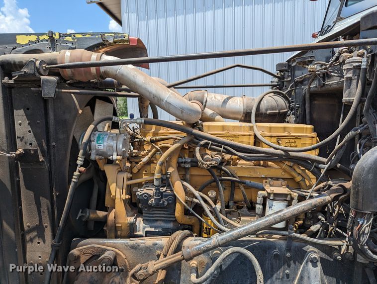 image for item LM9792 1991 Peterbilt 379  semi truck