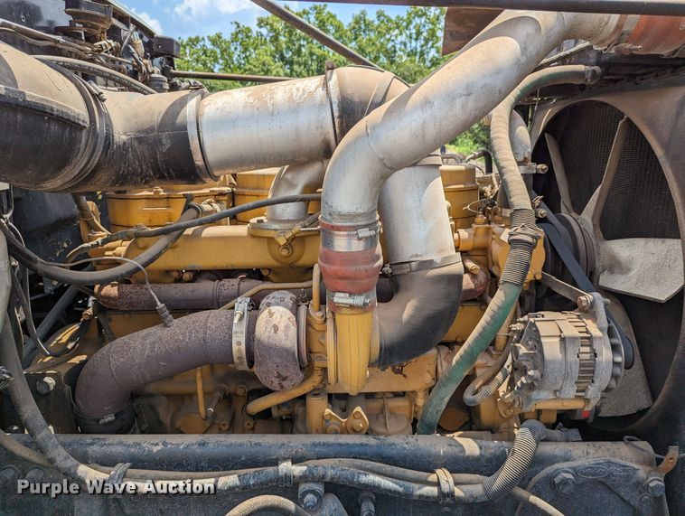 image for item LM9792 1991 Peterbilt 379  semi truck