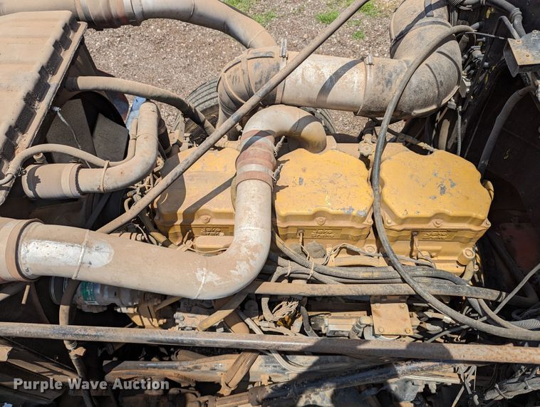 image for item LM9792 1991 Peterbilt 379  semi truck