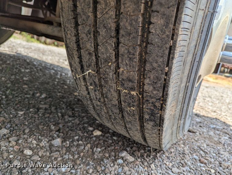 image for item LM9792 1991 Peterbilt 379  semi truck