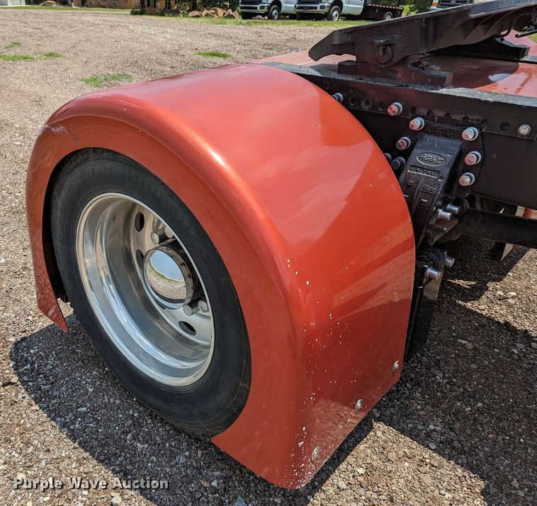 image for item LM9792 1991 Peterbilt 379  semi truck