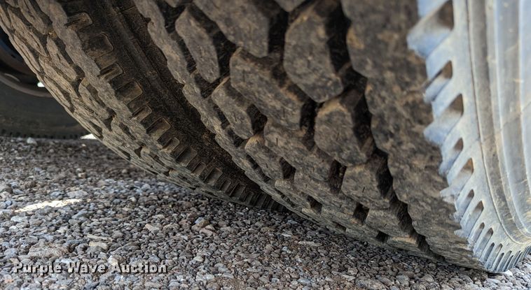 image for item LM9792 1991 Peterbilt 379  semi truck