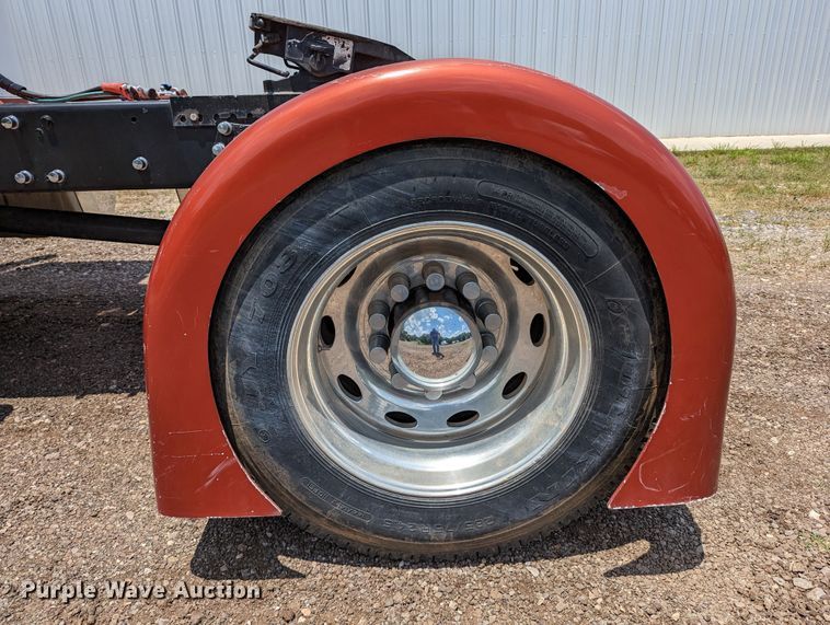 image for item LM9792 1991 Peterbilt 379  semi truck