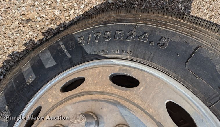 image for item LM9792 1991 Peterbilt 379  semi truck