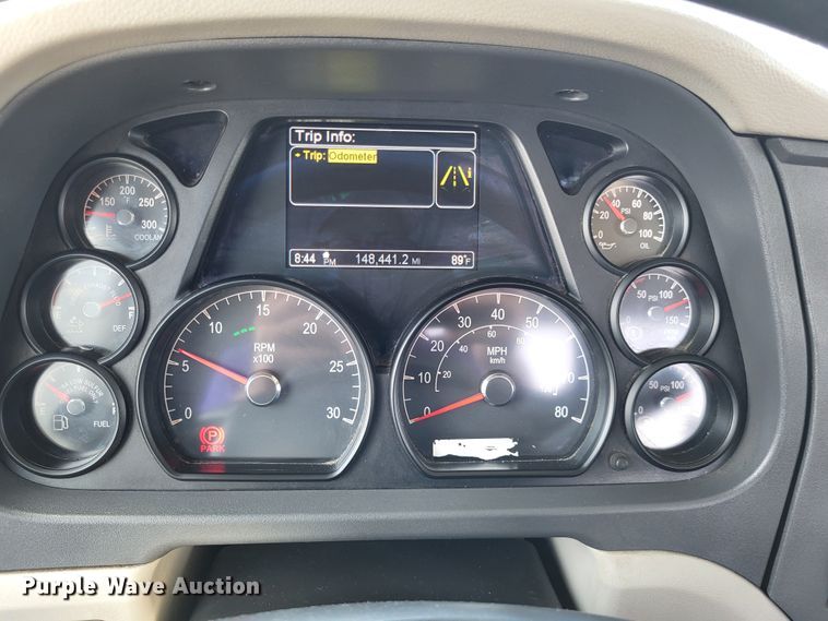 image for item LR9249 2019 Peterbilt 567  semi truck