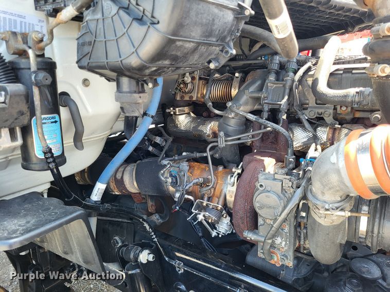 image for item LR9249 2019 Peterbilt 567  semi truck