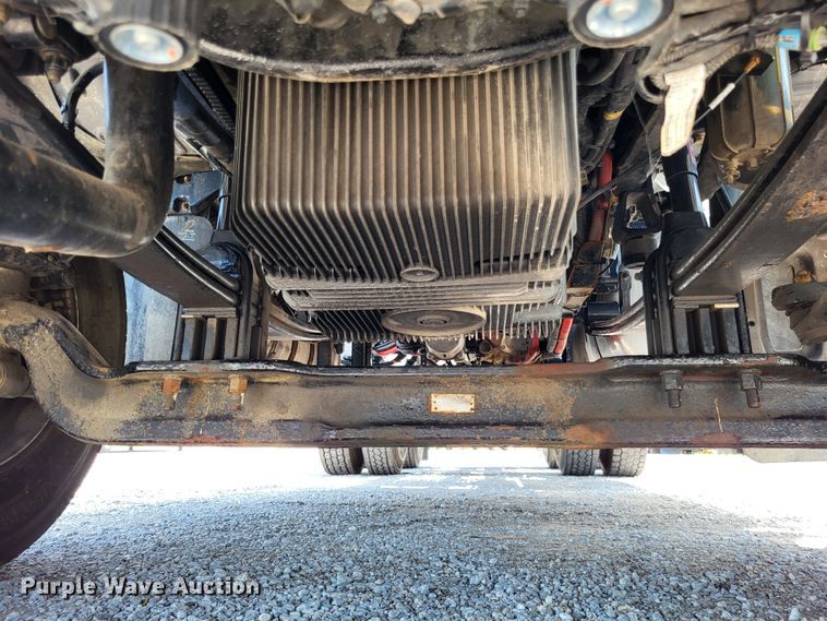 image for item LR9249 2019 Peterbilt 567  semi truck