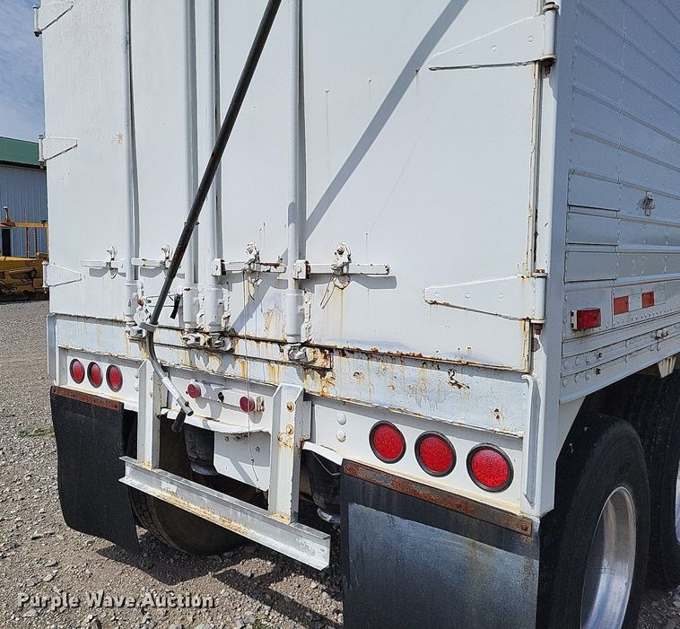 image for item LR9261 1997 Timpte  walking floor trailer