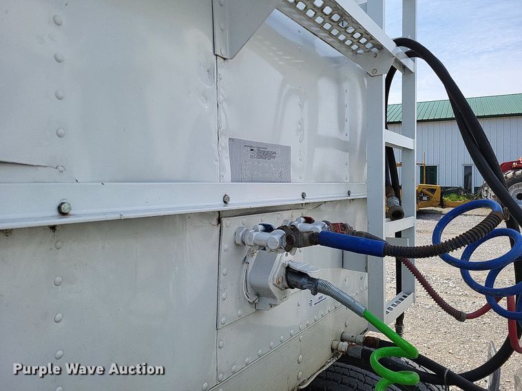 image for item LR9261 1997 Timpte  walking floor trailer