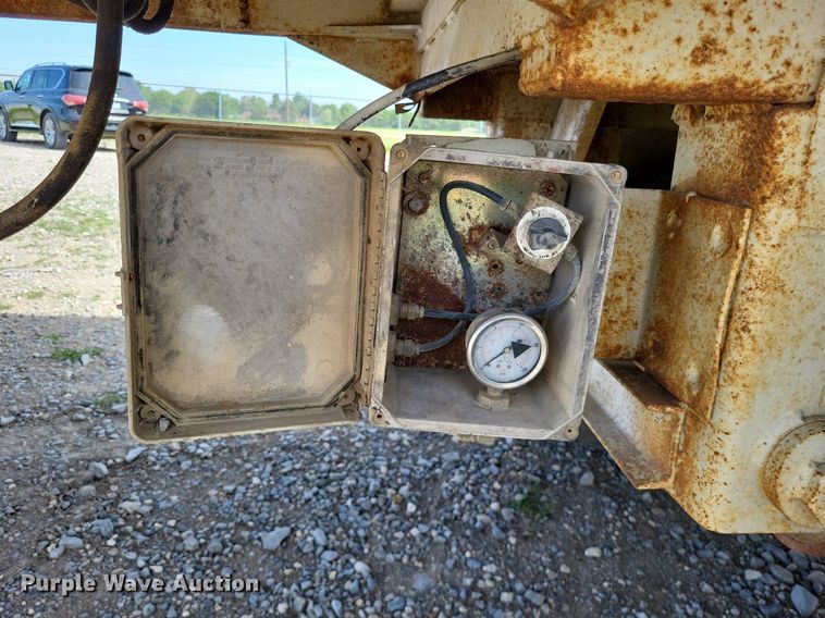 image for item LR9261 1997 Timpte  walking floor trailer