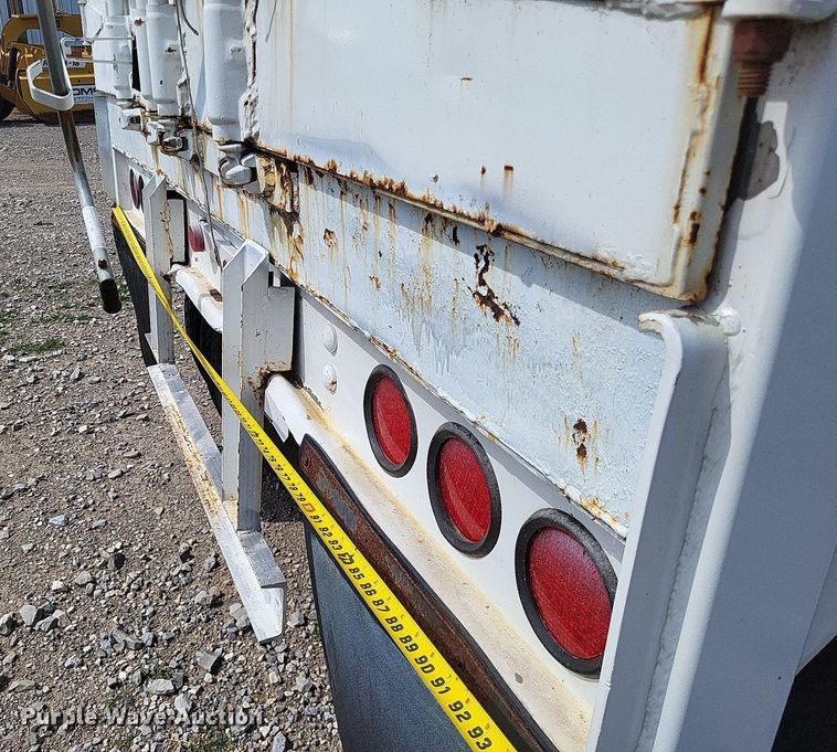 image for item LR9261 1997 Timpte  walking floor trailer