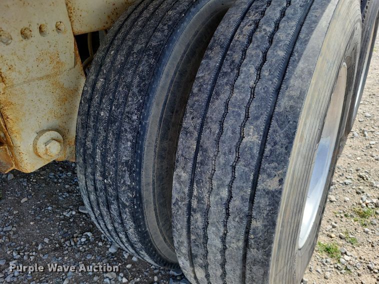 image for item LR9261 1997 Timpte  walking floor trailer