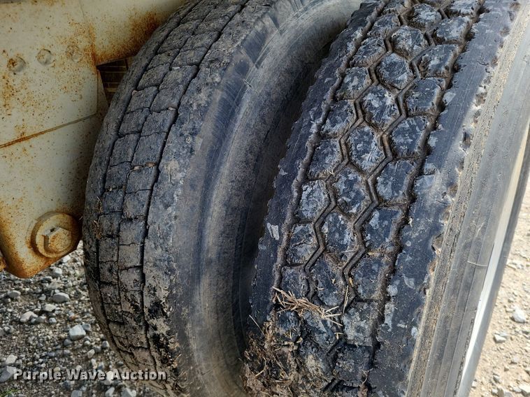 image for item LR9261 1997 Timpte  walking floor trailer