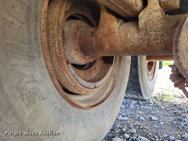 image for item LR9261 1997 Timpte  walking floor trailer