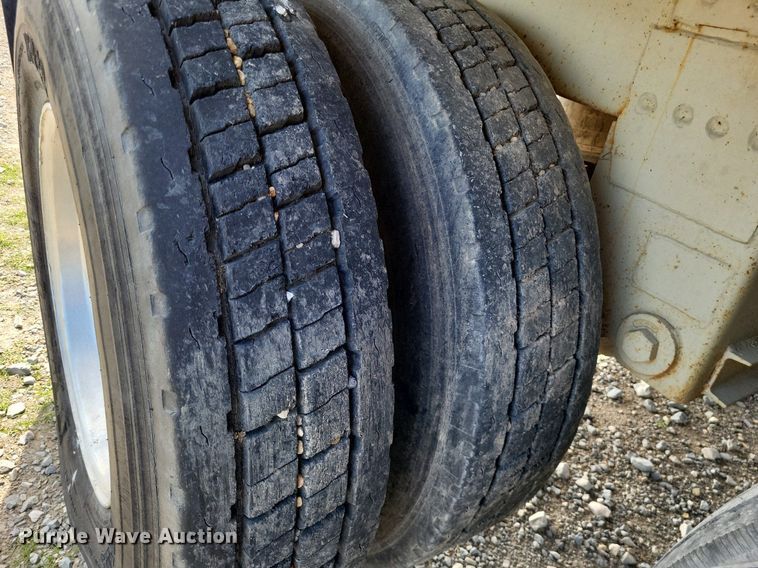 image for item LR9261 1997 Timpte  walking floor trailer