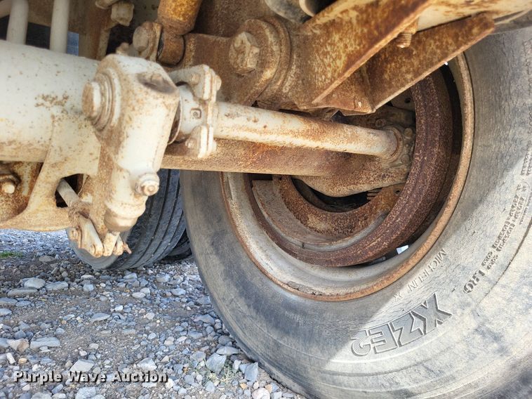 image for item LR9261 1997 Timpte  walking floor trailer