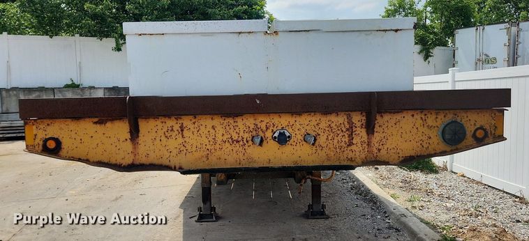 image for item LX9639 2004 Kaufman  drop deck equipment trailer