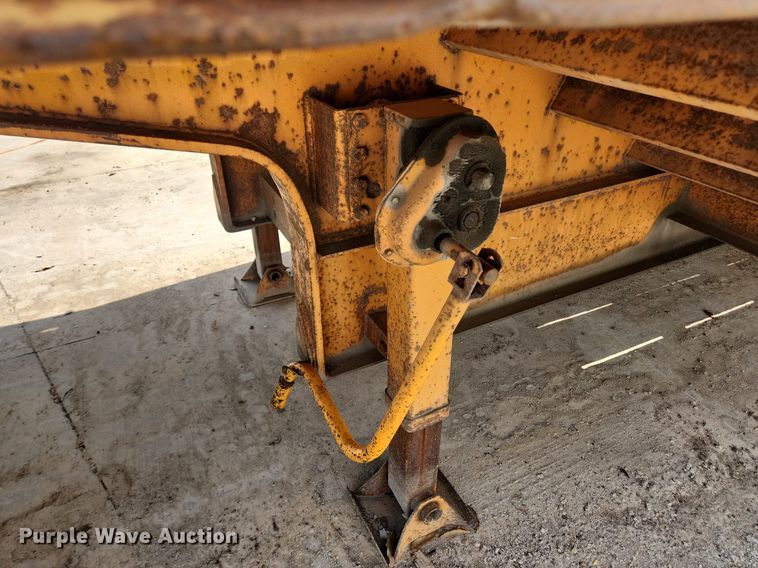 image for item LX9639 2004 Kaufman  drop deck equipment trailer