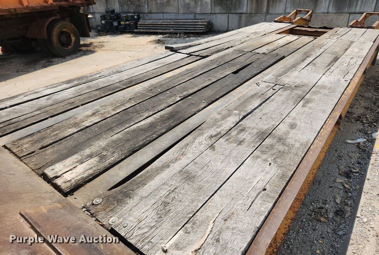 image for item LX9639 2004 Kaufman  drop deck equipment trailer