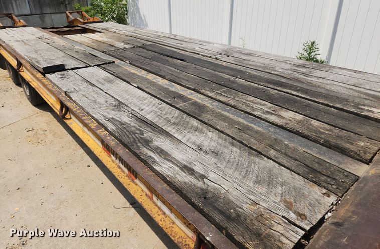 image for item LX9639 2004 Kaufman  drop deck equipment trailer