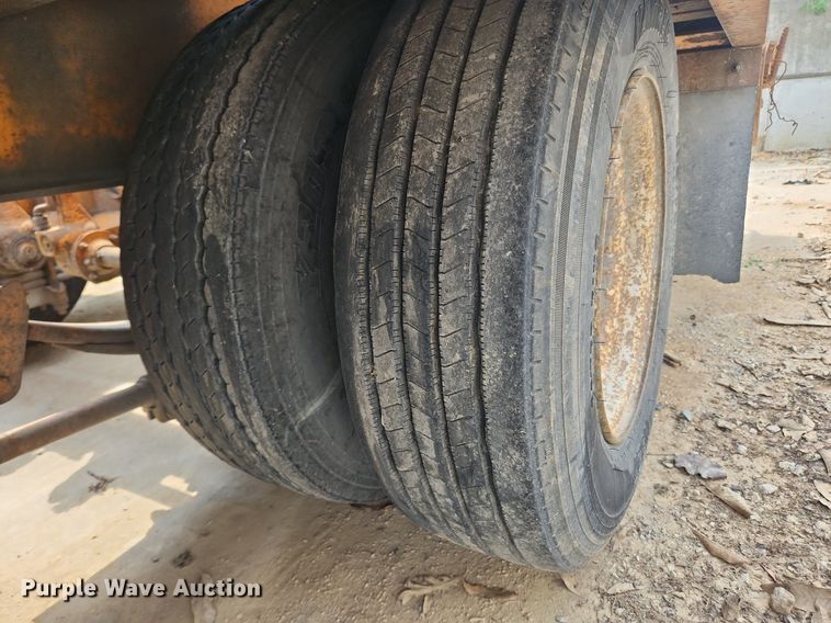 image for item LX9639 2004 Kaufman  drop deck equipment trailer