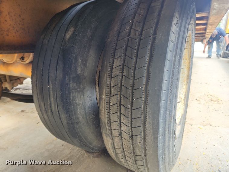 image for item LX9639 2004 Kaufman  drop deck equipment trailer