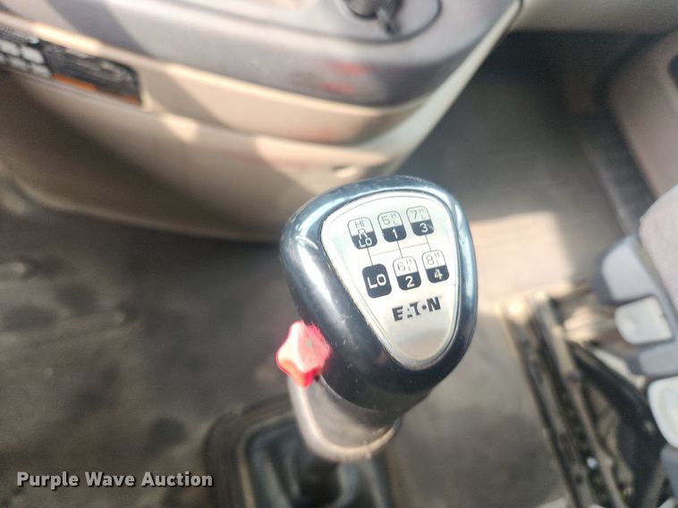 image for item LX9708 2017 Freightliner Cascadia  semi truck