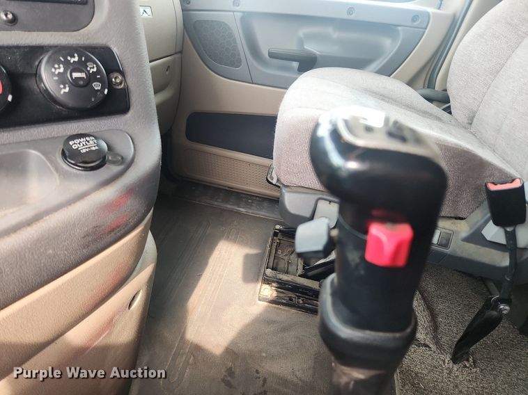 image for item LX9708 2017 Freightliner Cascadia  semi truck