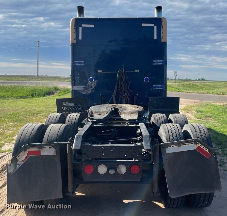 image for item LY9784 1994 Peterbilt 379  semi truck