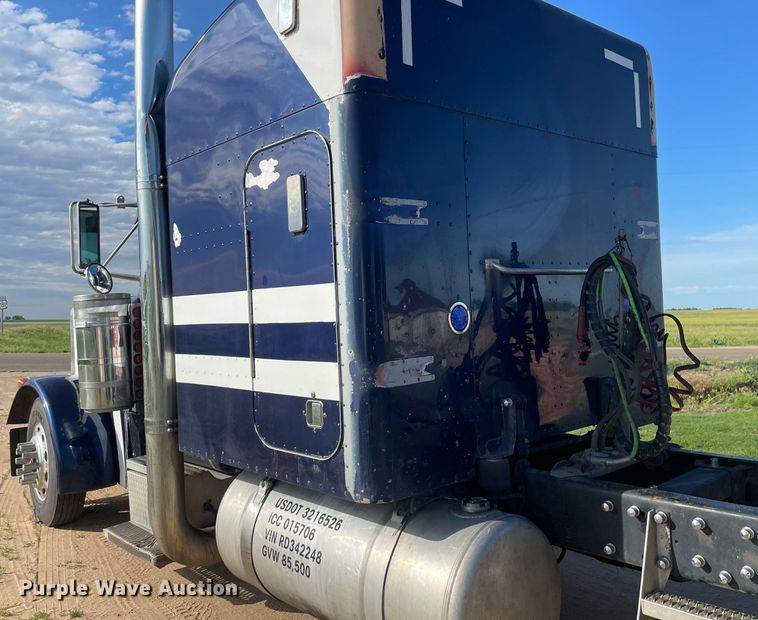 image for item LY9784 1994 Peterbilt 379  semi truck
