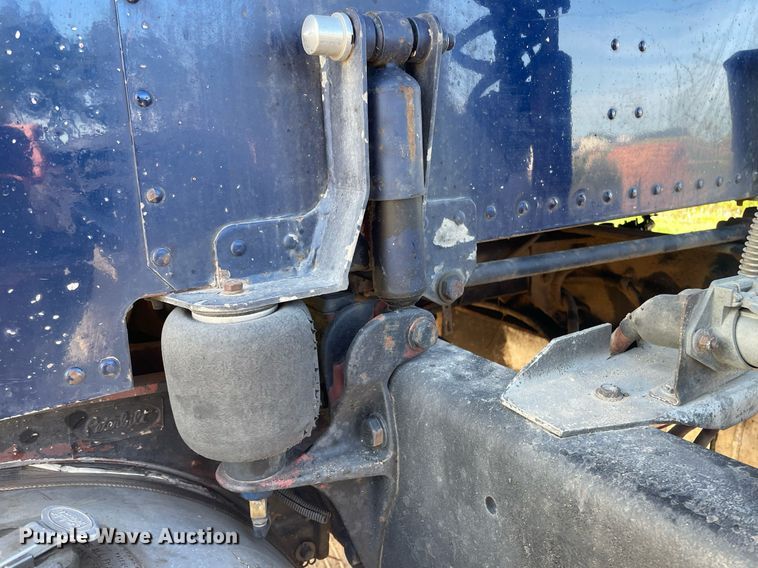 image for item LY9784 1994 Peterbilt 379  semi truck