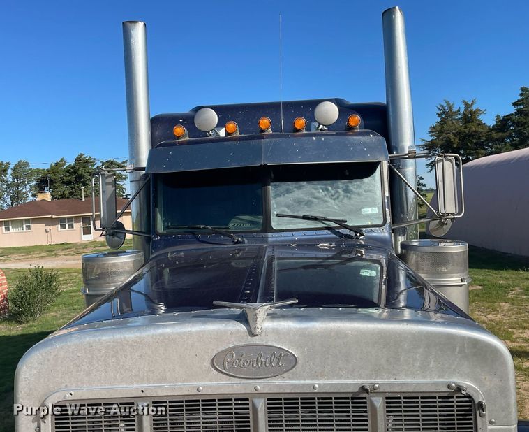 image for item LY9784 1994 Peterbilt 379  semi truck