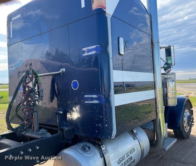 image for item LY9784 1994 Peterbilt 379  semi truck