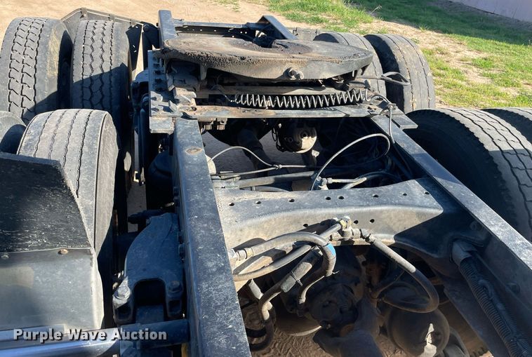 image for item LY9784 1994 Peterbilt 379  semi truck