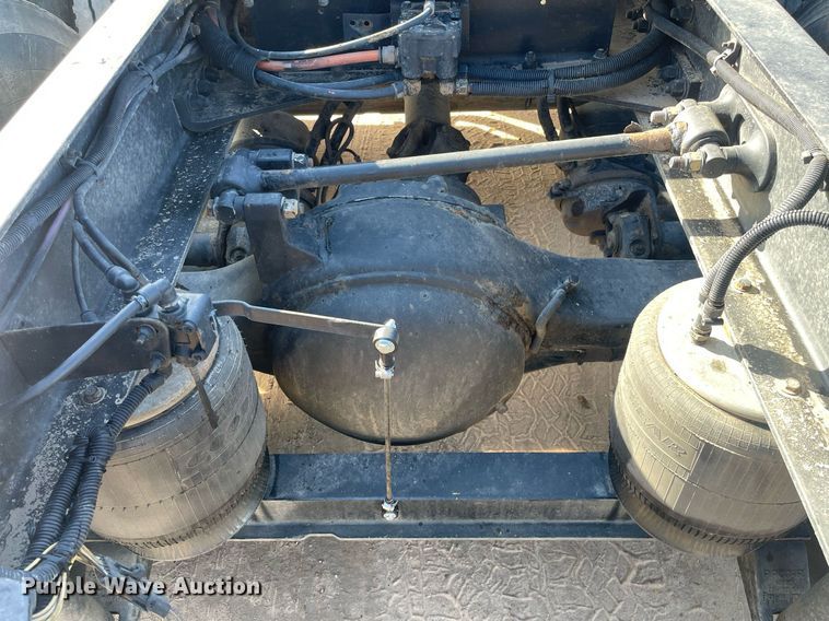 image for item LY9784 1994 Peterbilt 379  semi truck