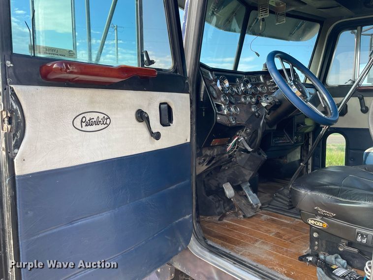 image for item LY9784 1994 Peterbilt 379  semi truck