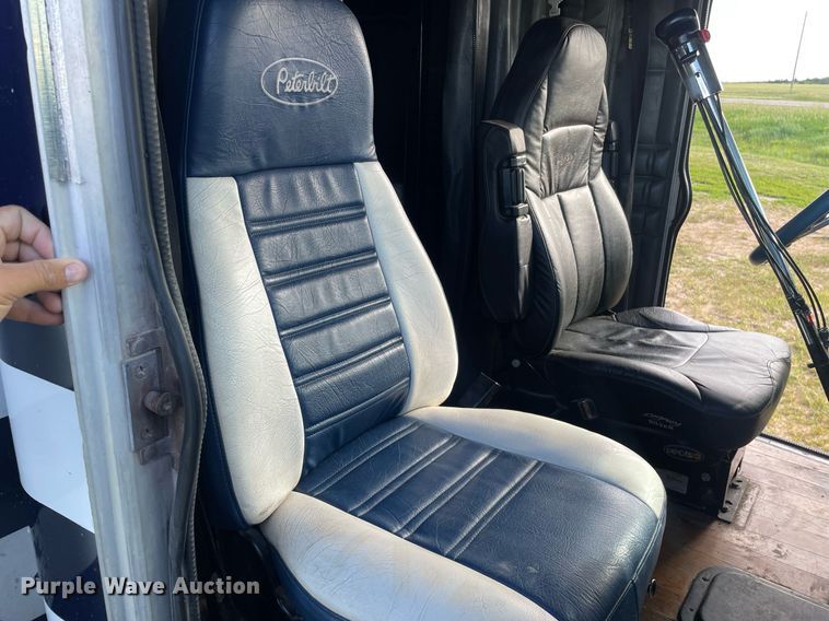 image for item LY9784 1994 Peterbilt 379  semi truck