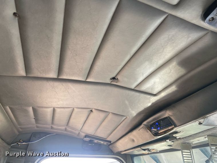 image for item LY9784 1994 Peterbilt 379  semi truck