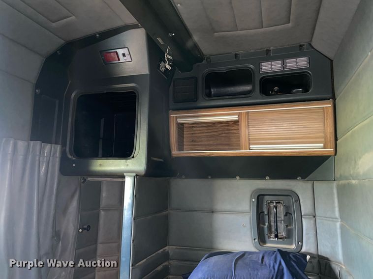 image for item LY9784 1994 Peterbilt 379  semi truck