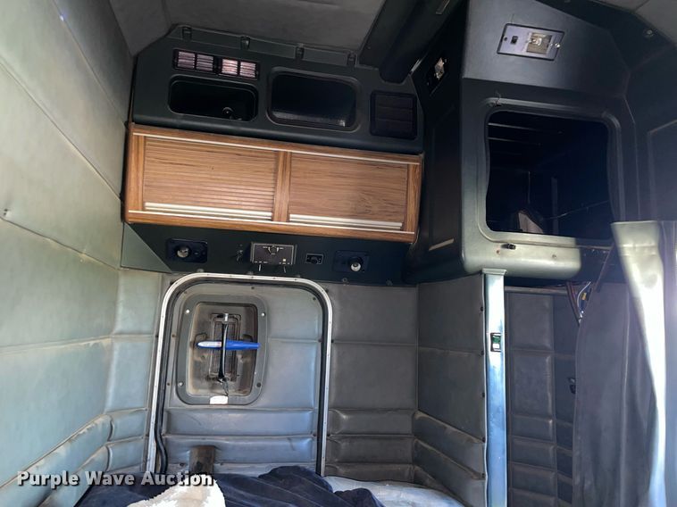 image for item LY9784 1994 Peterbilt 379  semi truck