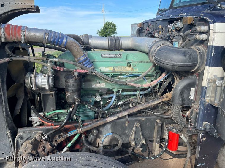 image for item LY9784 1994 Peterbilt 379  semi truck