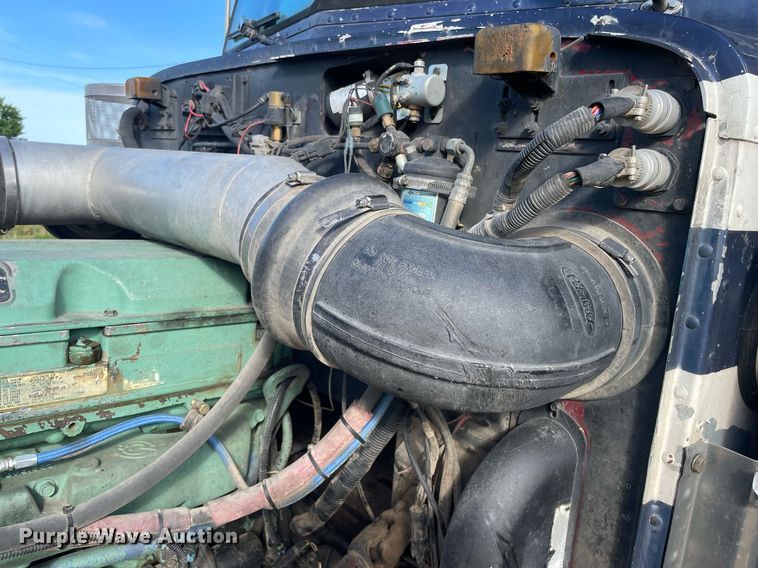 image for item LY9784 1994 Peterbilt 379  semi truck