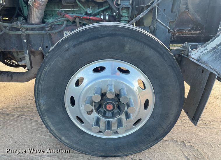 image for item LY9784 1994 Peterbilt 379  semi truck